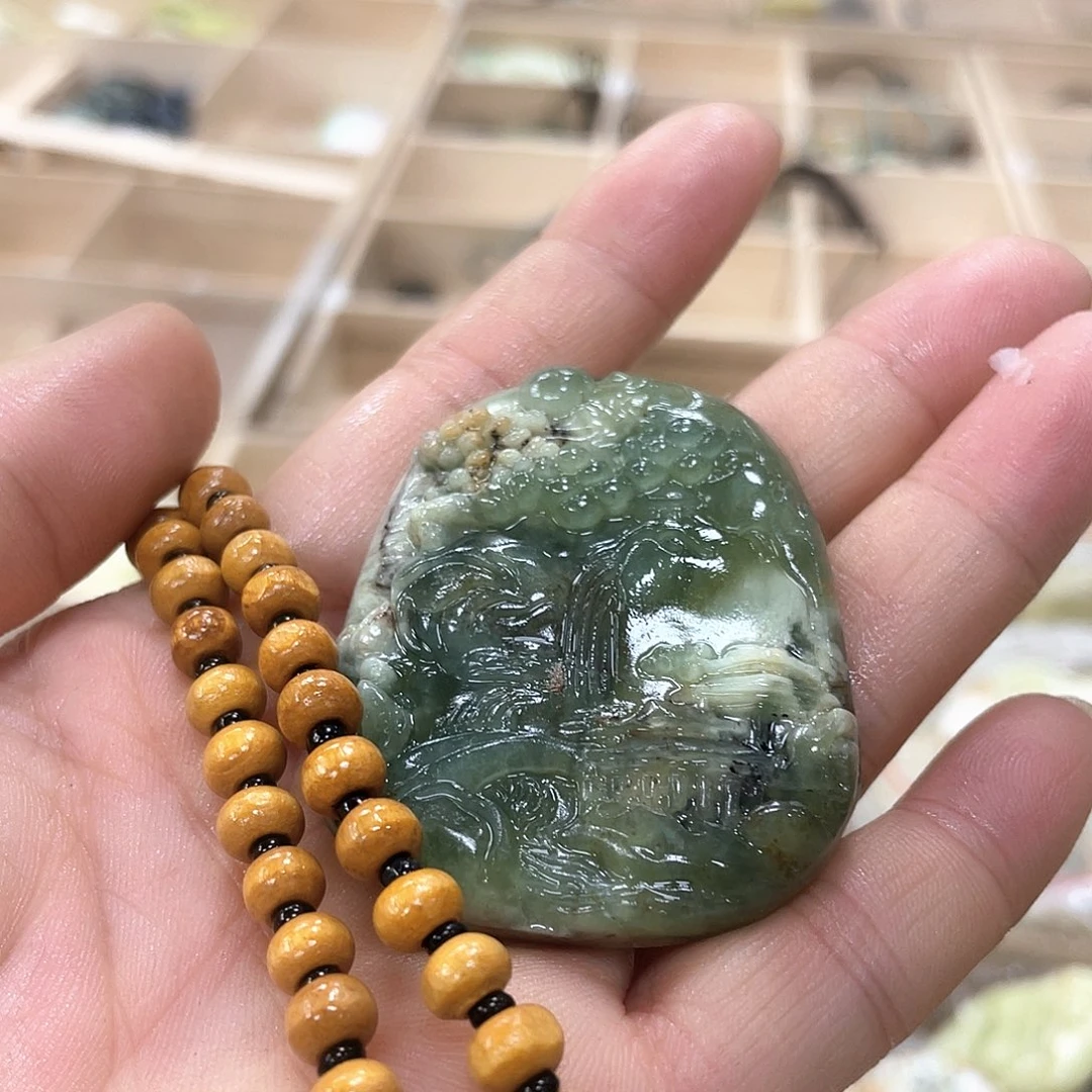 蛇纹石玉颈饰未镶嵌