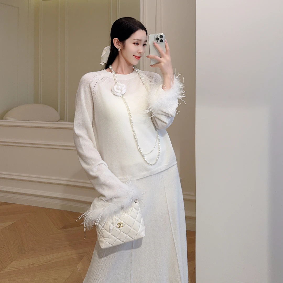 嫚渡100%山羊绒|法式轻奢 鸵鸟毛袖口圆领长袖纯色羊绒衫