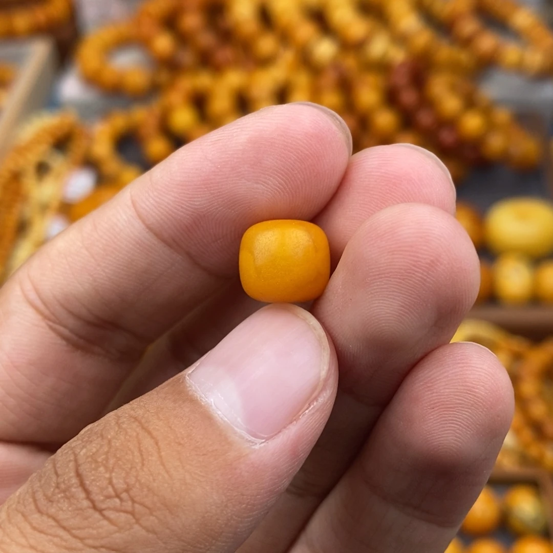 橙***球琥珀未镶嵌珠宝奇石