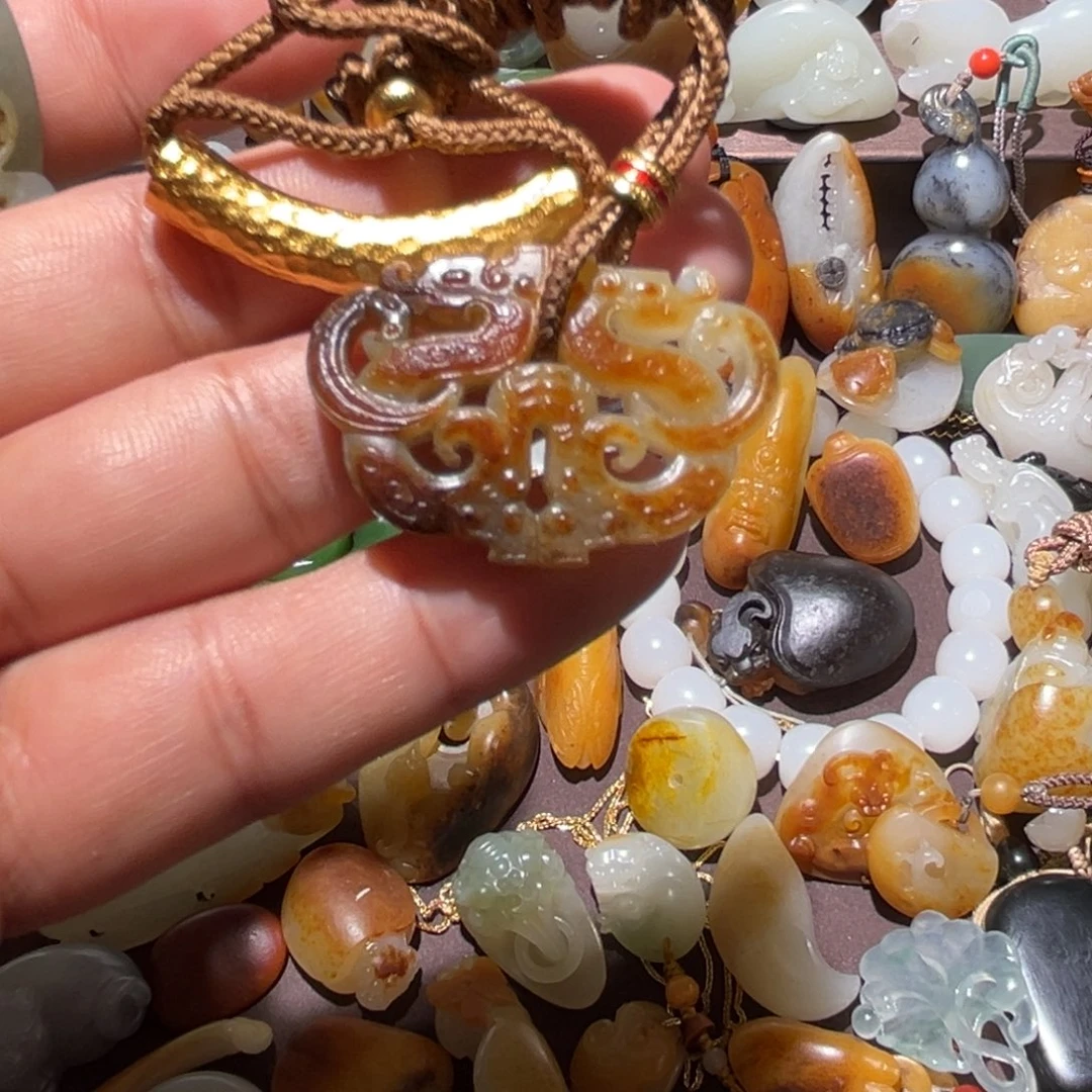 和田玉未镶嵌颈饰