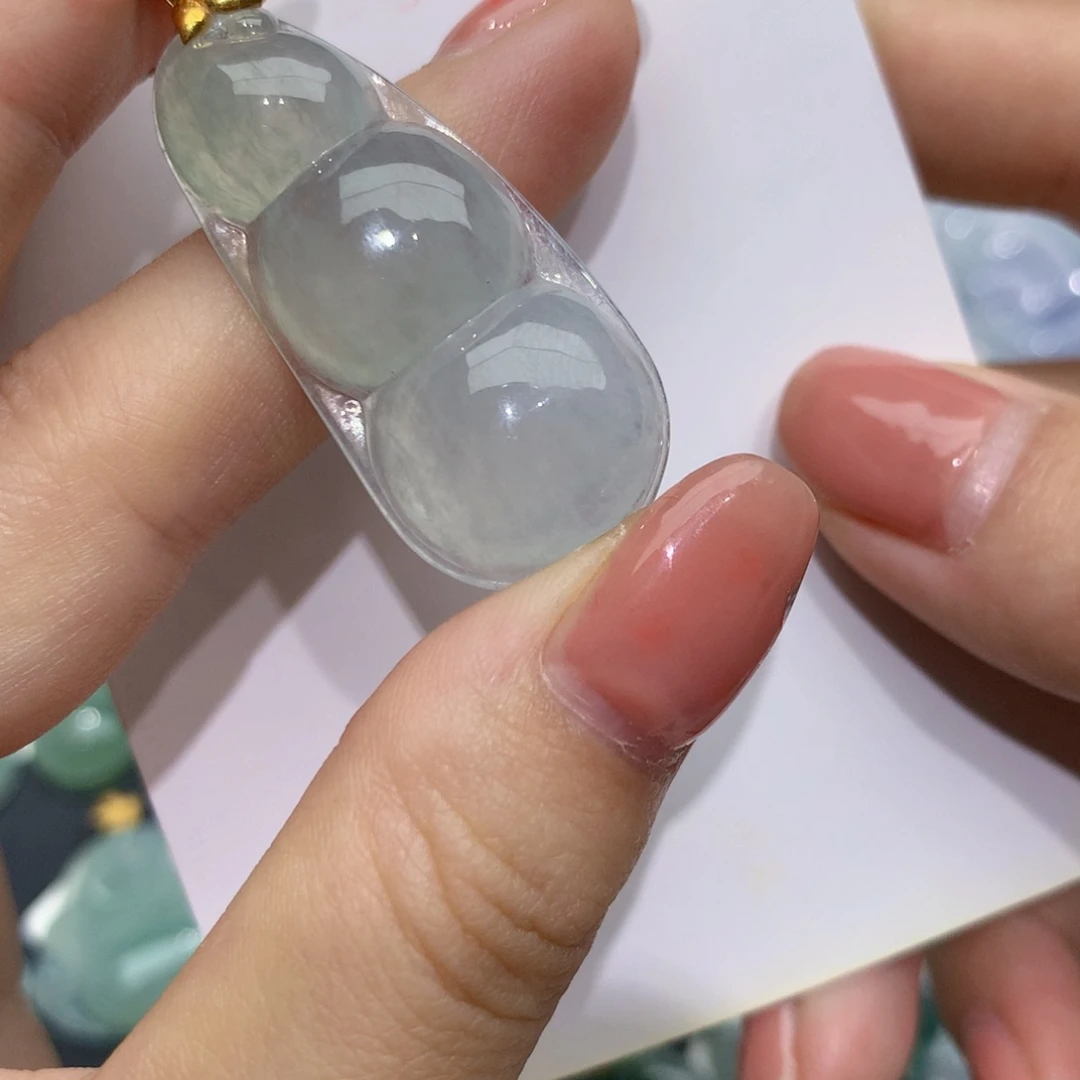 翡翠颈饰18K金镶嵌豆子