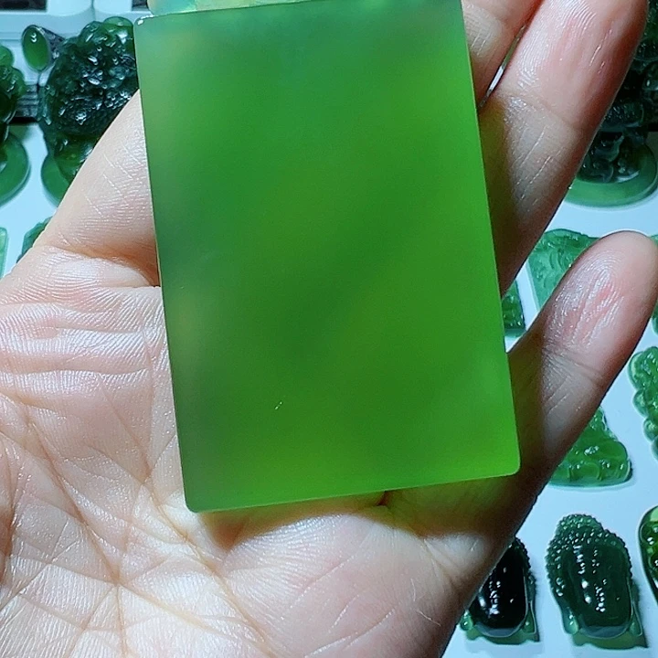 杨***森合金蛇纹石玉颈饰
