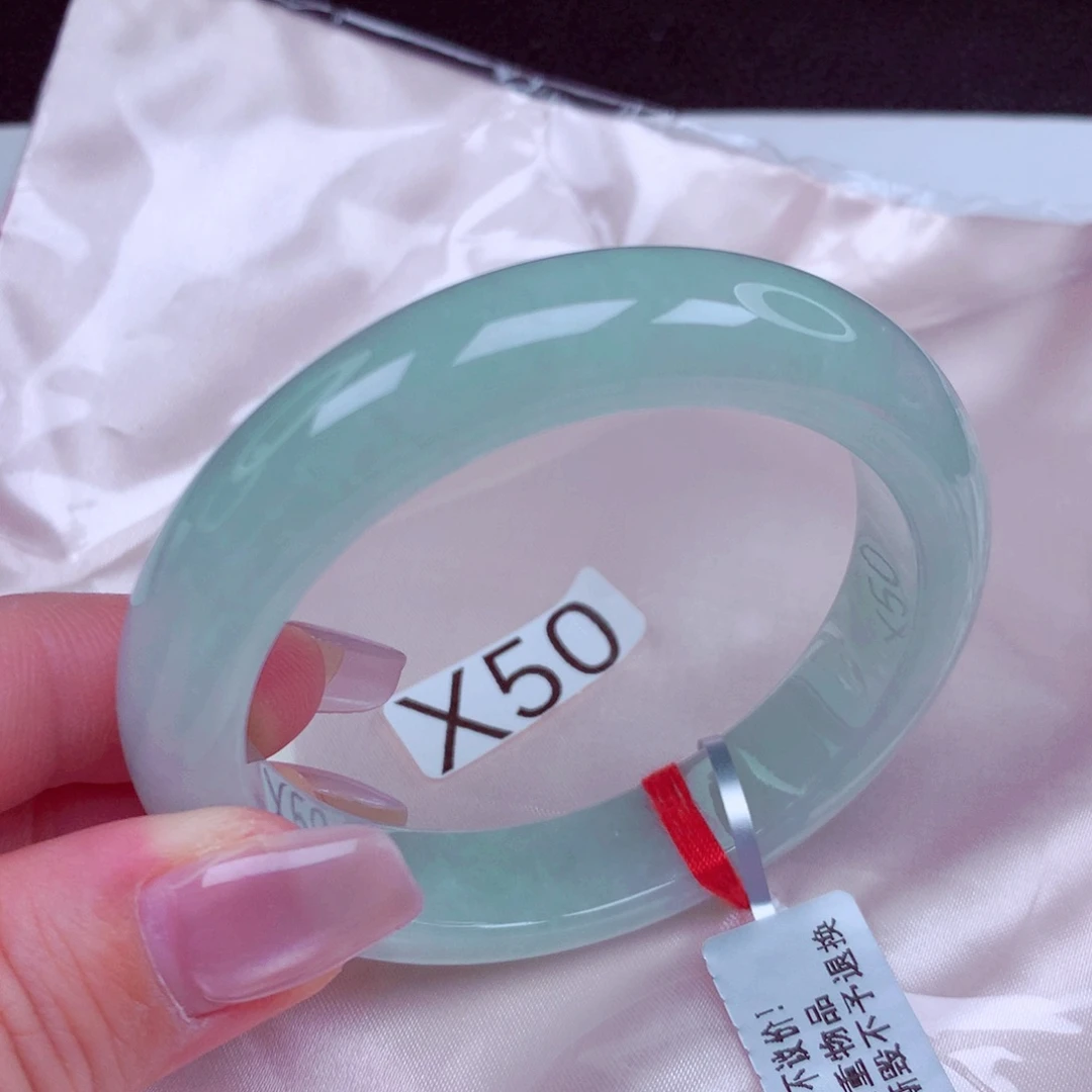 秋****翡翠未镶嵌手镯手镯