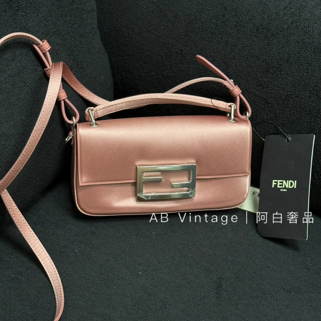 95新 FENDI/芬迪 阿白奢品/芬迪 缎面法棍单肩包