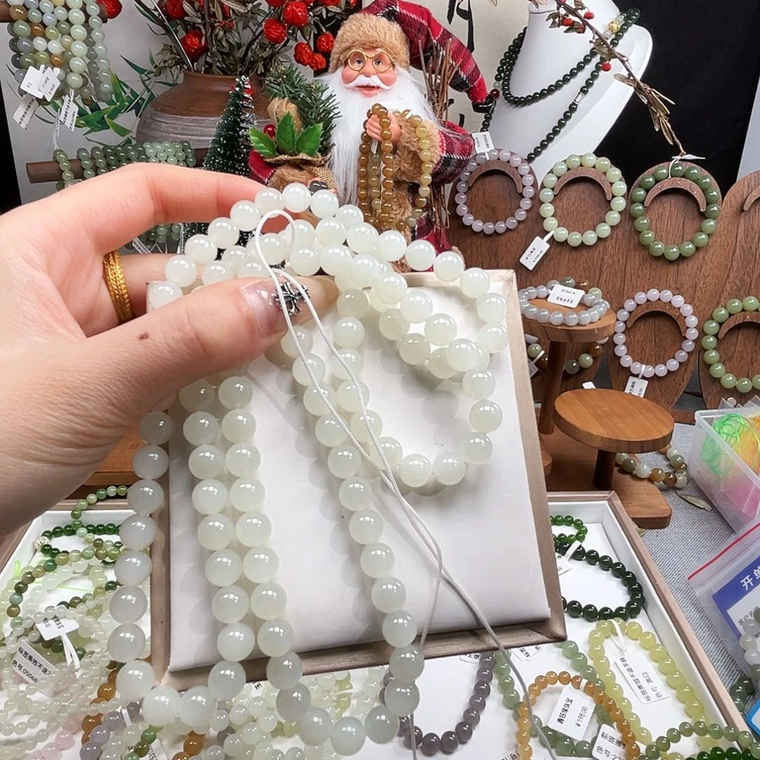 谷***和田玉未镶嵌手串