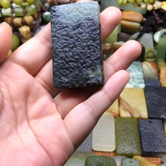 岫玉未镶嵌吊坠岫