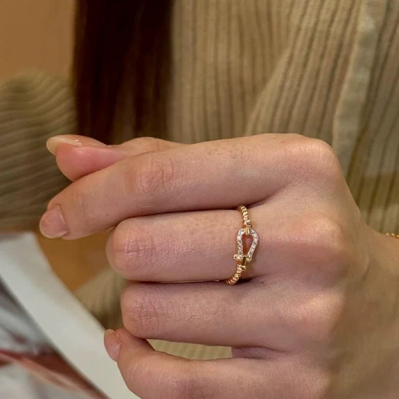 钛钢戒指 马蹄扣戒指247