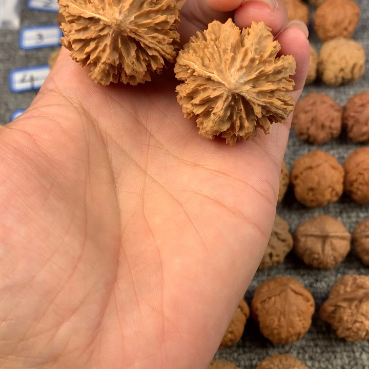 灯笼。