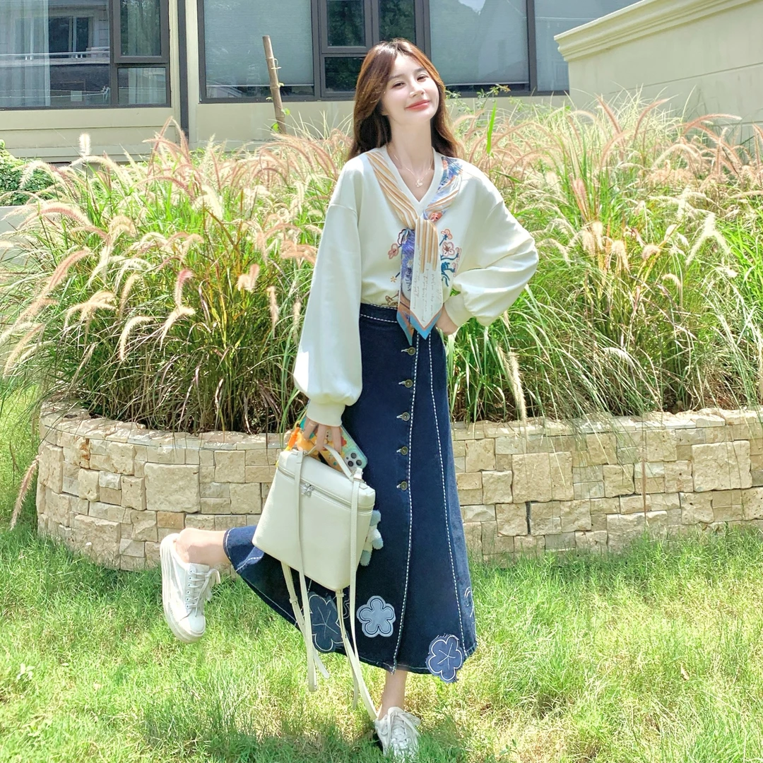 时尚减龄韩系少女风套装裙女秋季新款设计感刺绣卫衣半身裙两件套