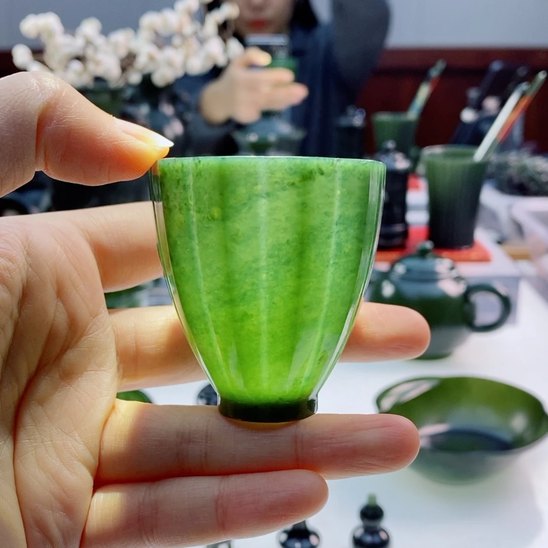 未镶嵌和田玉摆件