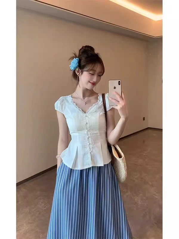 高贵洋气上衣V领镂空系带蕾丝花边短袖衬衫女独特漂亮掐腰设计感