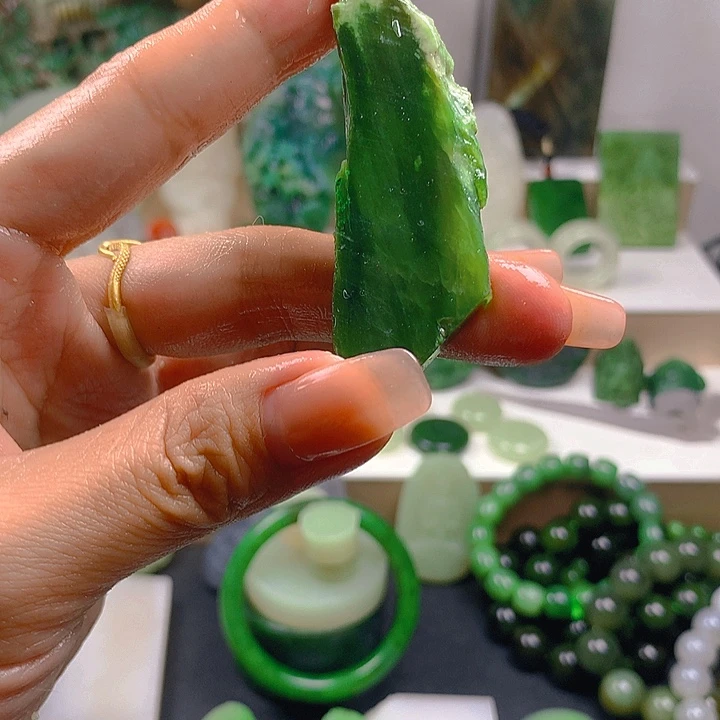 和田玉未镶嵌珠宝半成品