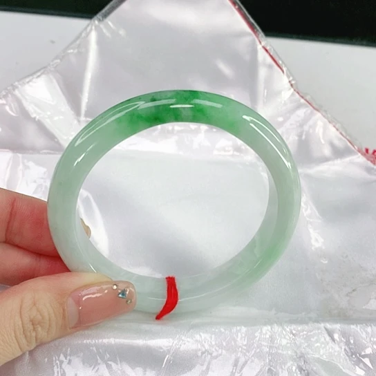 翡翠手镯未镶嵌天然翡翠A货112