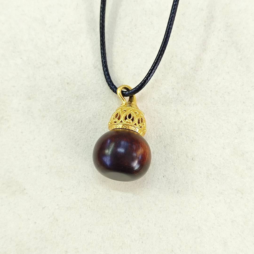 A159赞比亚紫檀金色葫芦皮绳项链0055