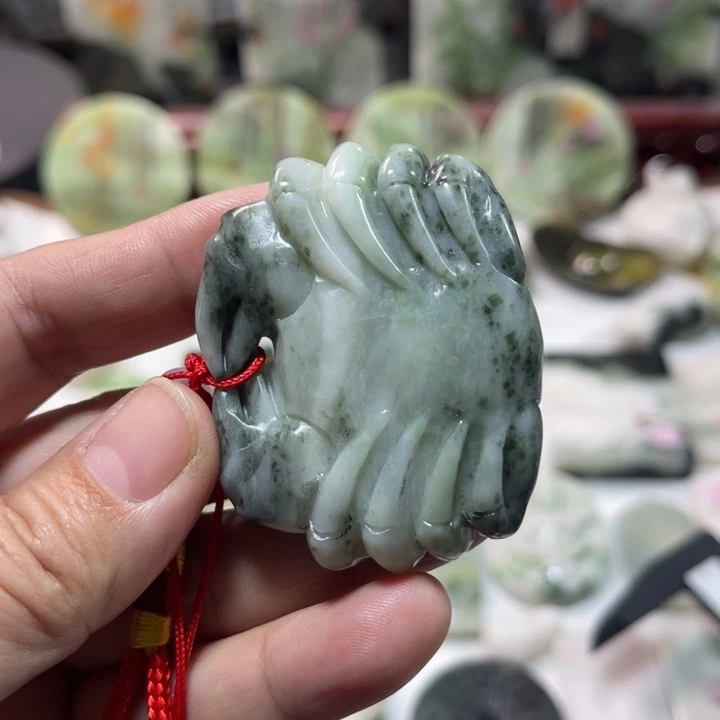 独山玉未镶嵌颈饰