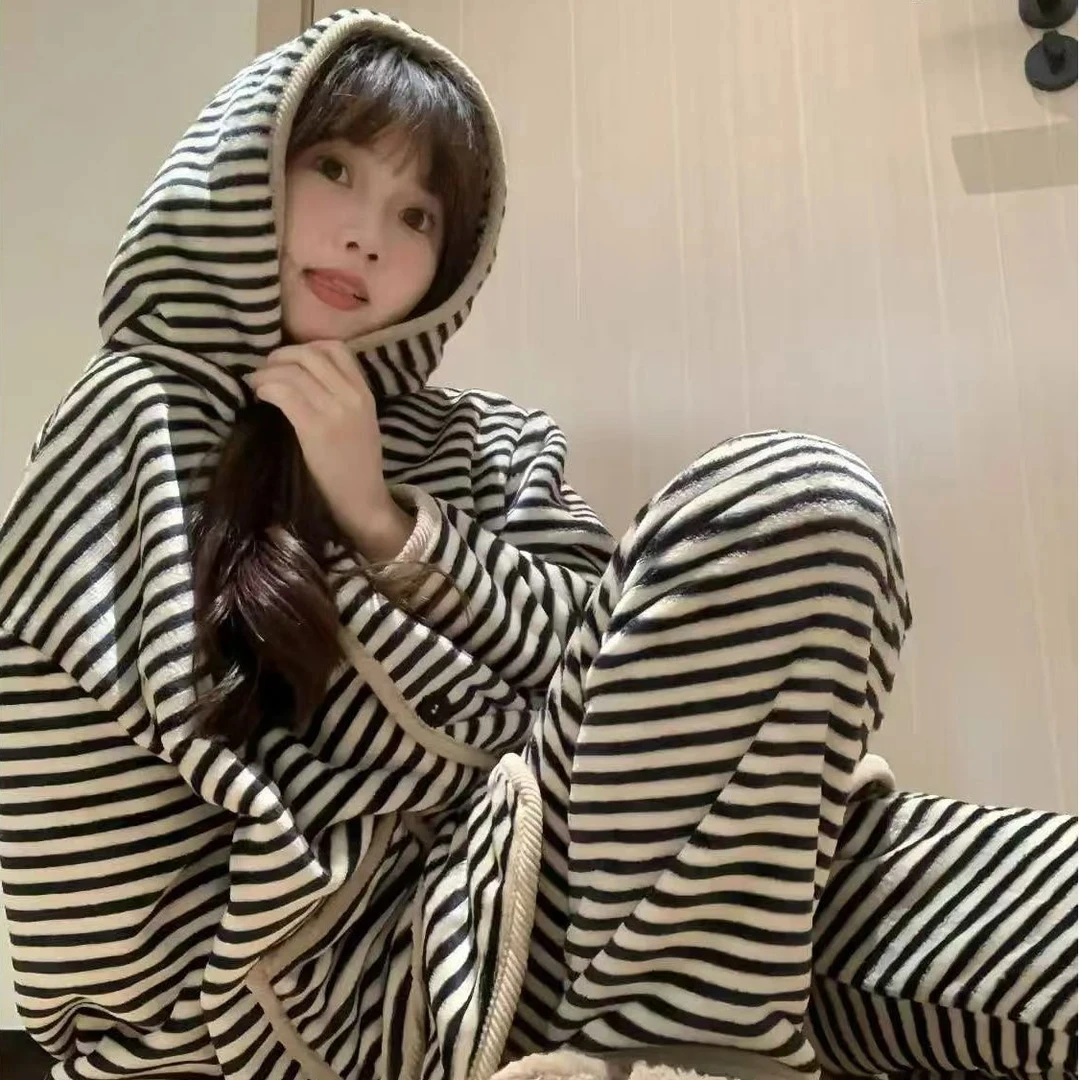 条纹冬季加绒加厚新款法兰绒女款睡衣大码套装舒适保暖家居服