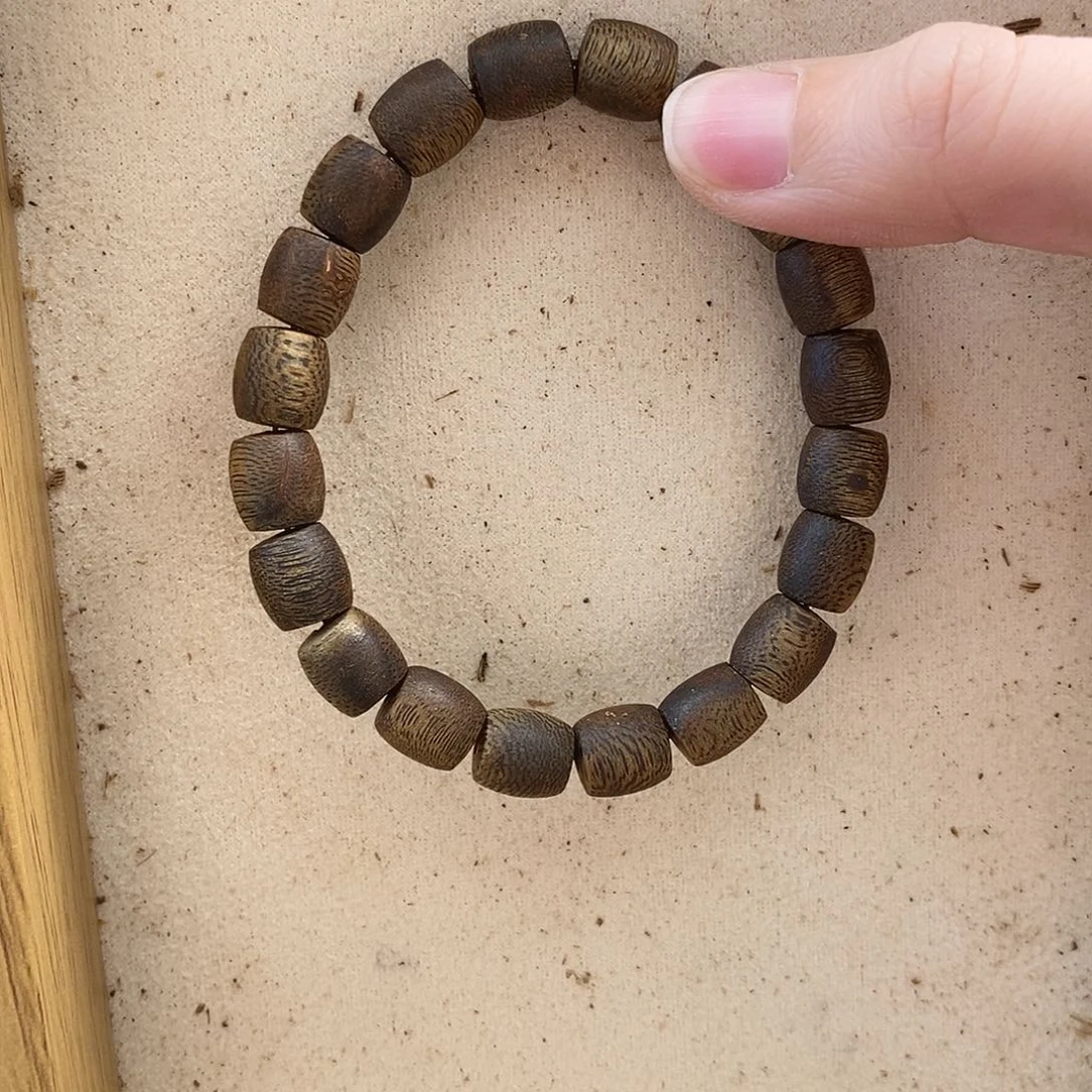 沉香手串卡9单圈鼓珠7克➕