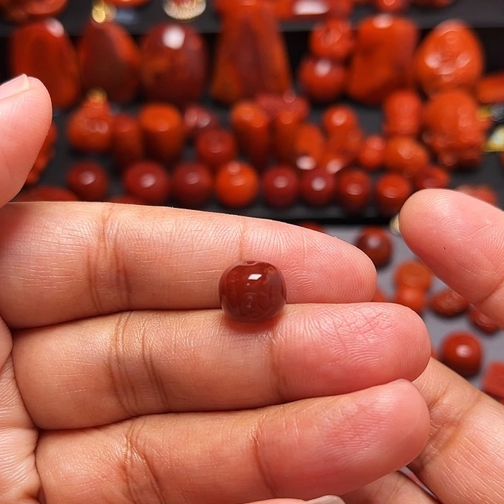 南红玛瑙未镶嵌配饰牛血火焰纹老型10mm