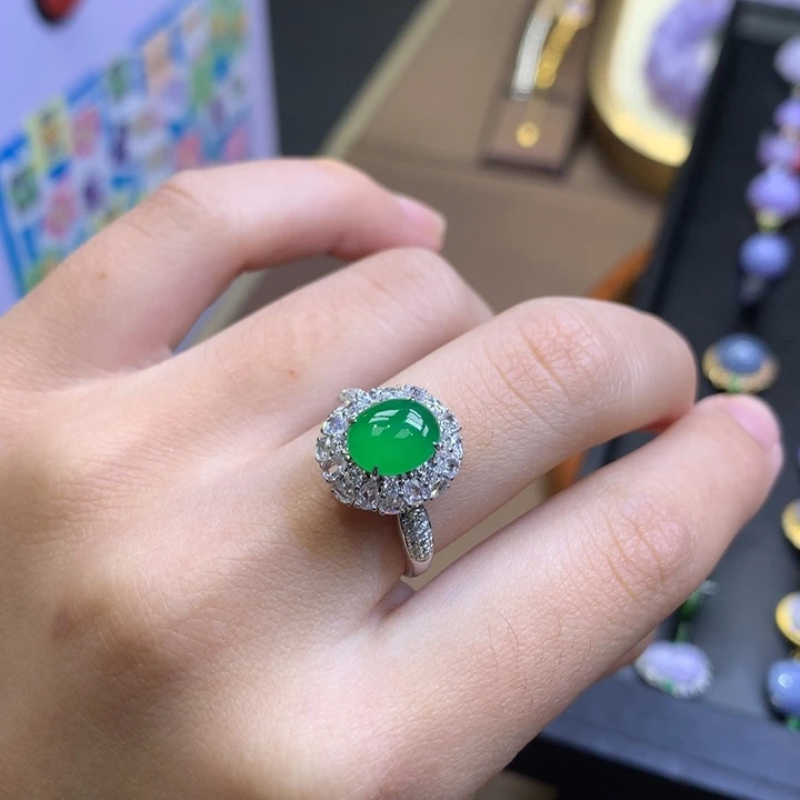 翡翠18K金镶嵌颈饰翡翠