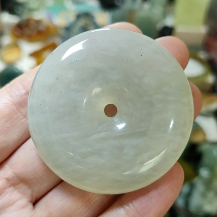 岫玉未镶嵌平安扣