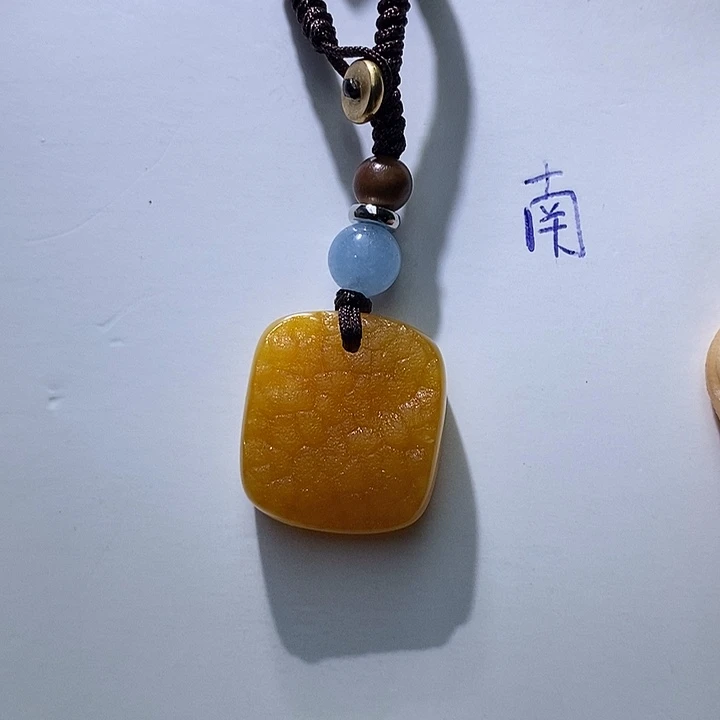 未镶嵌琥珀珠宝奇石
