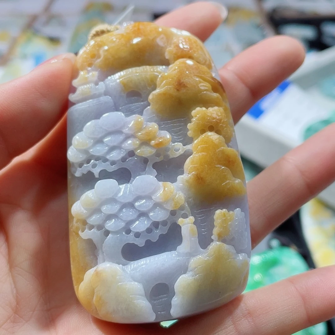 翡翠未镶嵌颈饰一个