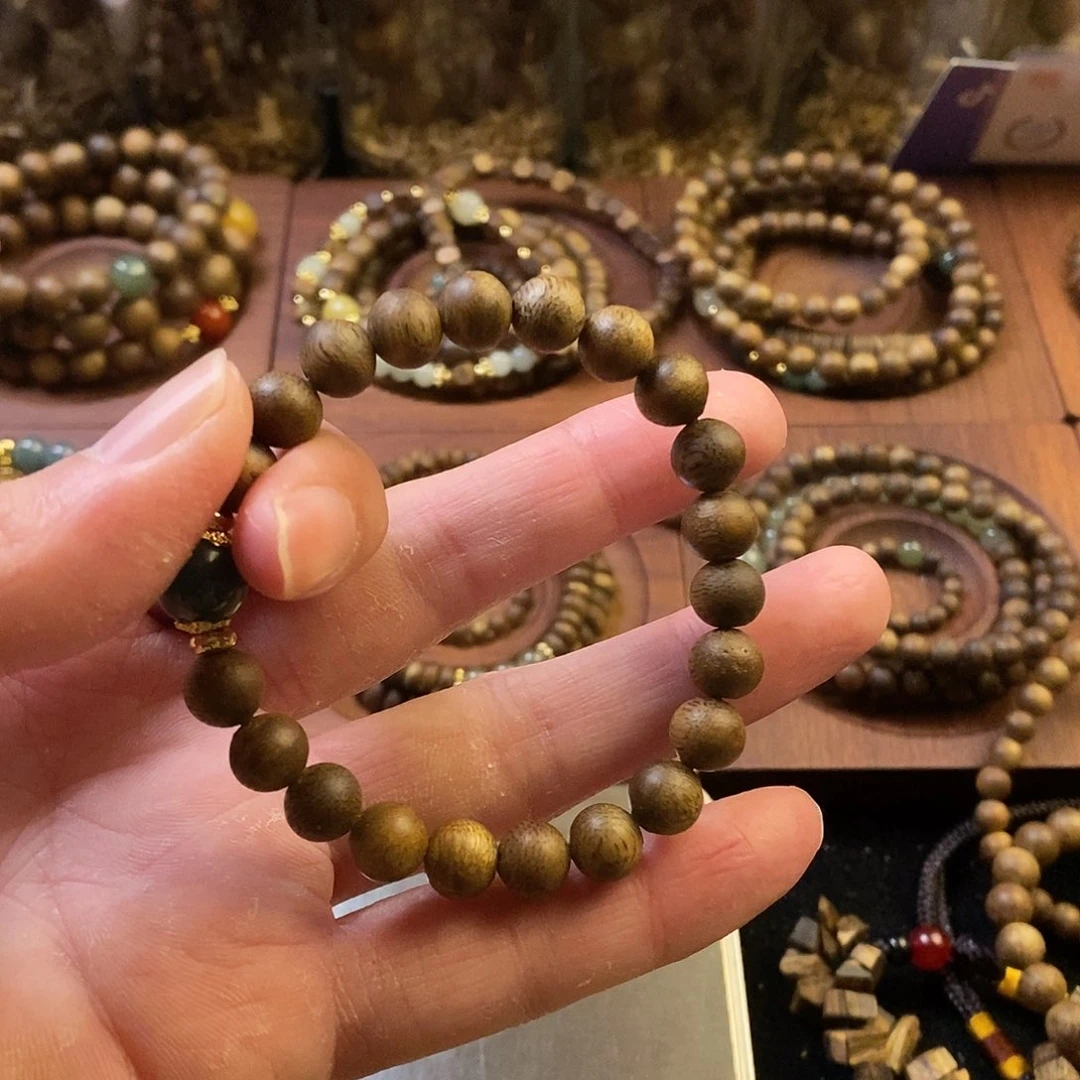 沉香手串未镶嵌0.8沉香手串搭配翡翠