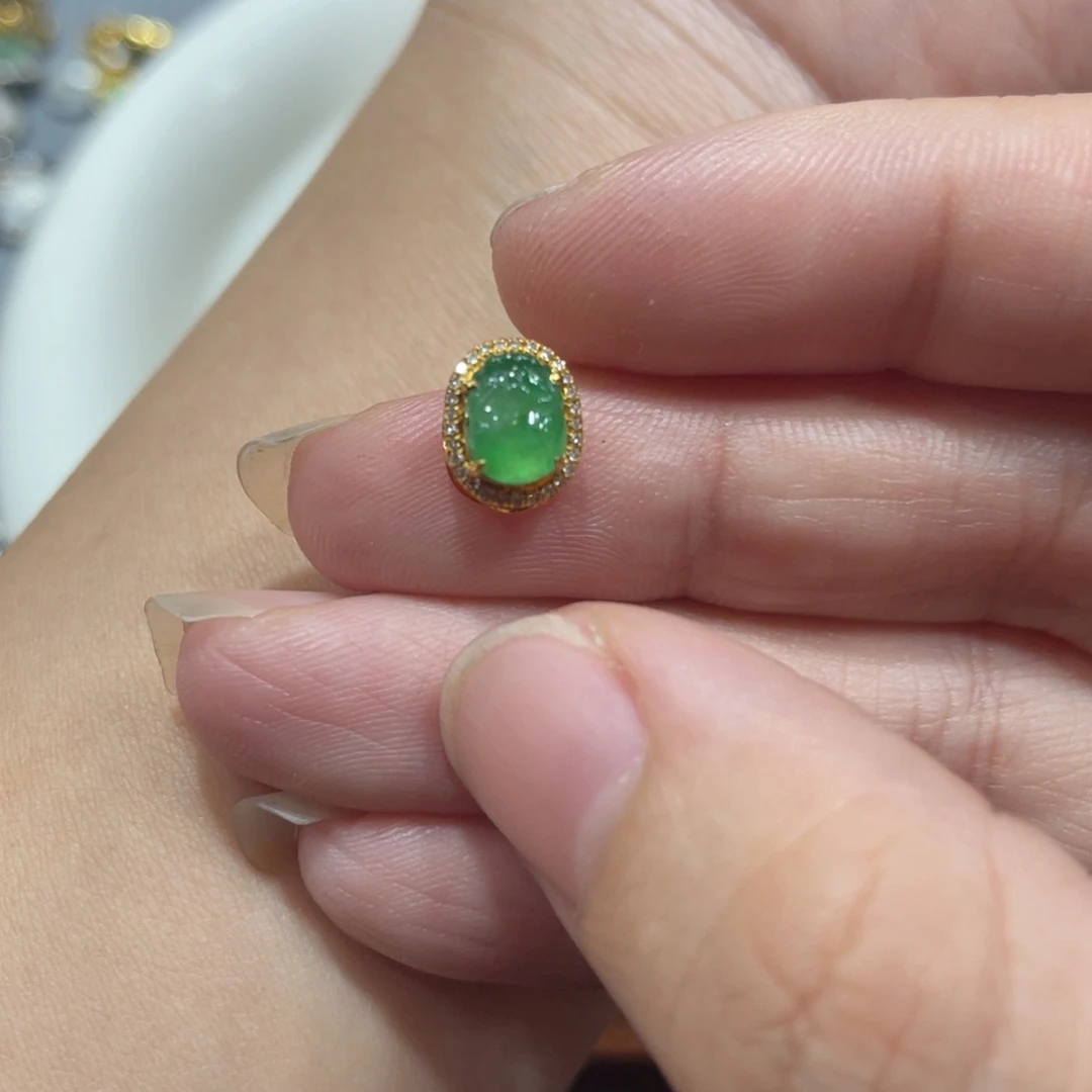 翡翠18K金镶嵌颈饰大*儿天然翡翠18KA货