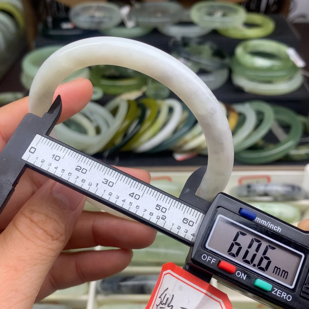 蛇纹石玉未镶嵌手镯25