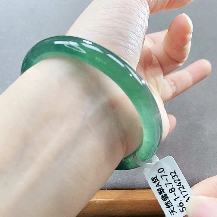 【闪购商品】未镶嵌手镯翡翠