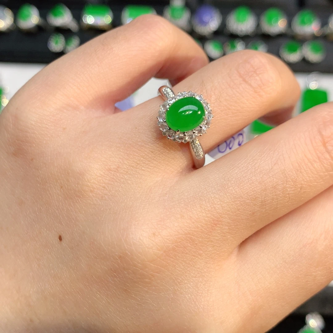 翡翠18K金镶嵌戒指