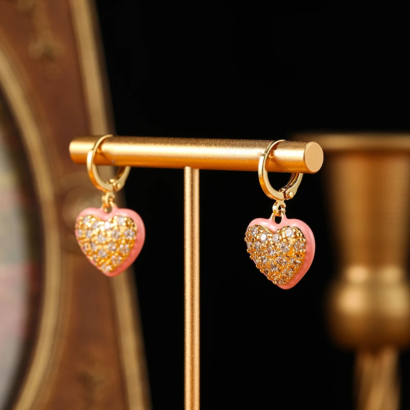 合金锆石耳饰 法式名媛风轻奢爱心粉色滴釉耳扣耳环高级感