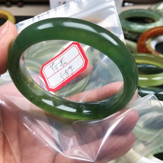 蛇纹石玉手镯未镶嵌荷*