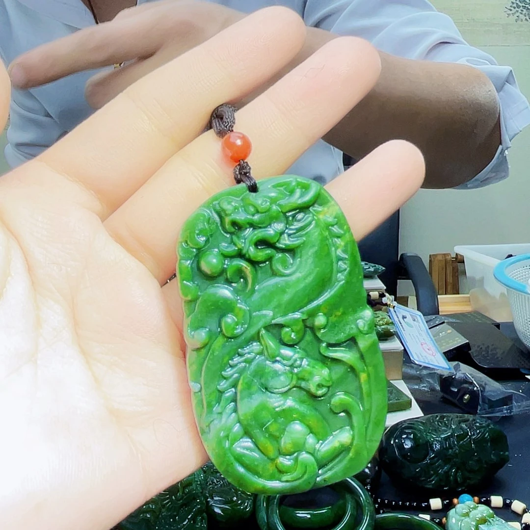 颈饰未镶嵌和田玉