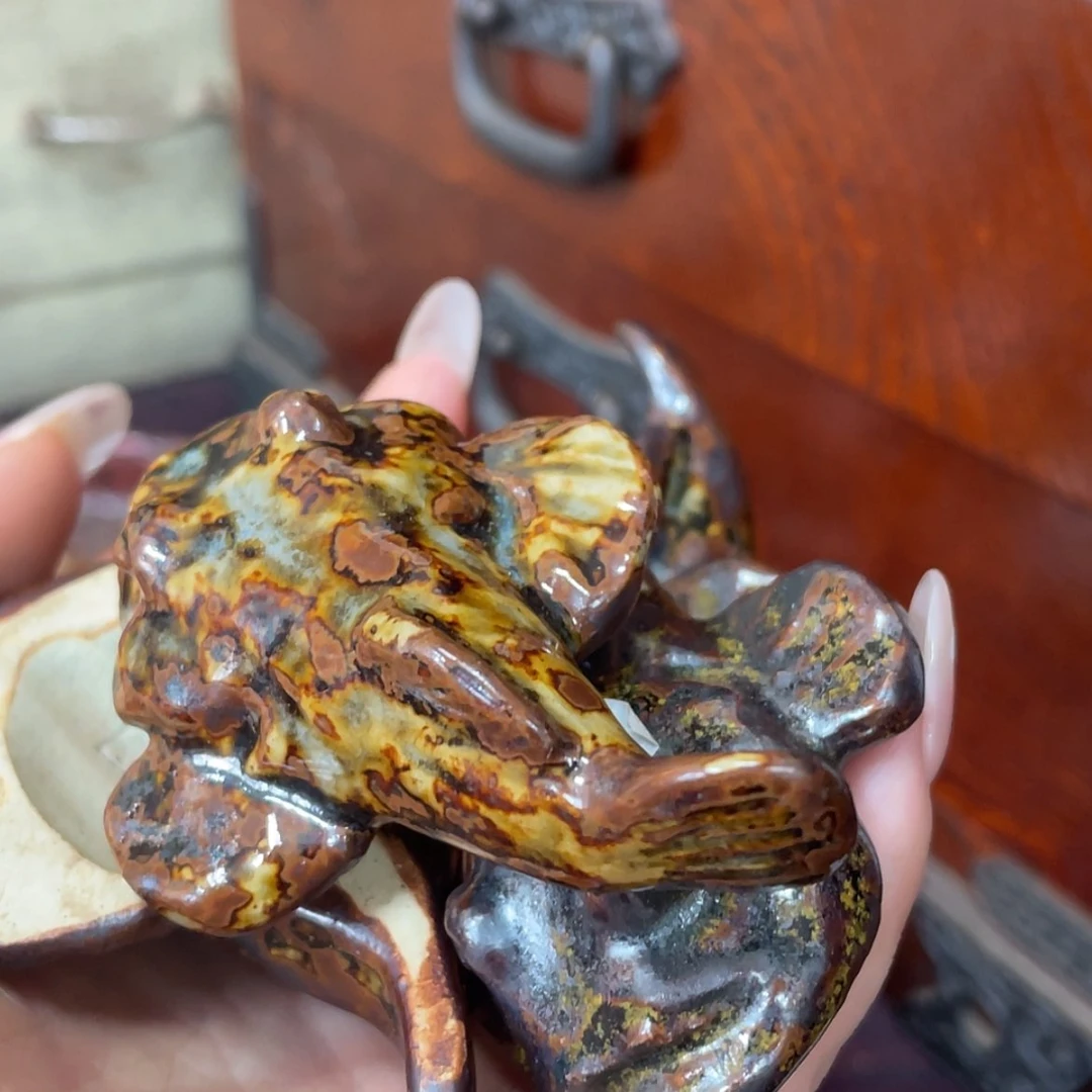 【闪购商品】洪****）-微瑕_ 回流物品，不是全新