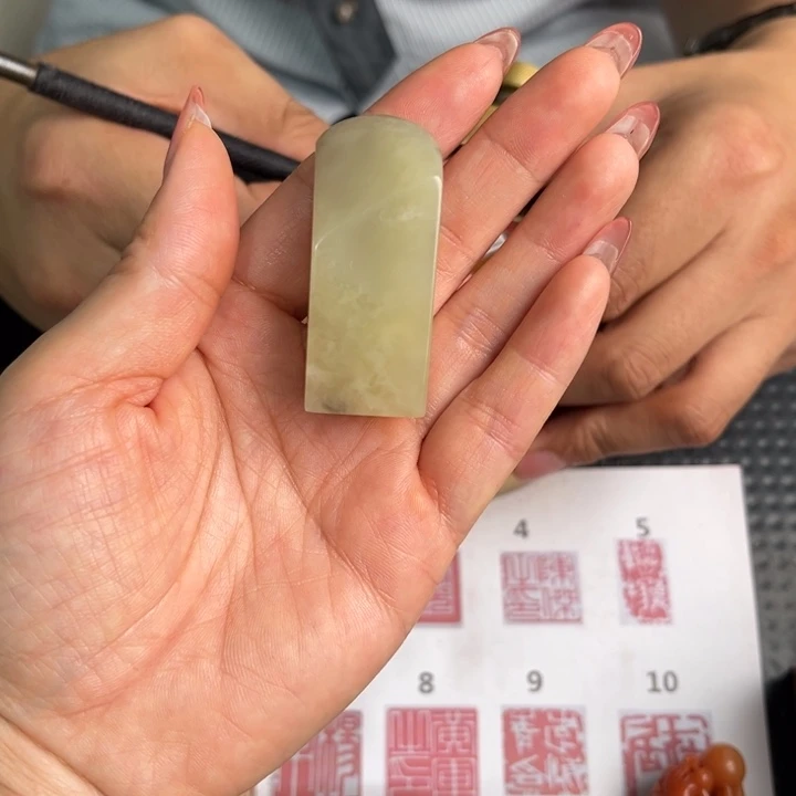 用***6巴林石印石现场纯手工制作工艺精美