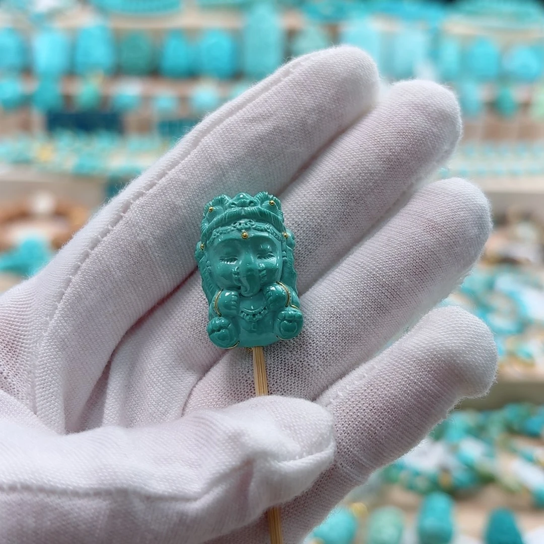 绿松石未镶嵌珠宝奇石