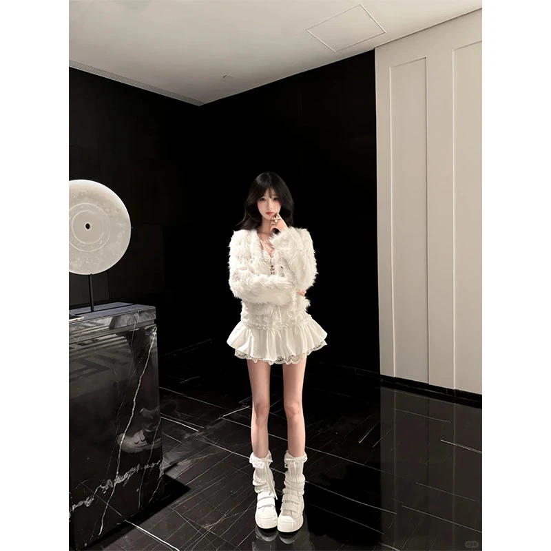 2025韩版秋冬季新款修身显瘦内搭时尚宽松外套气质高腰半身裙套装