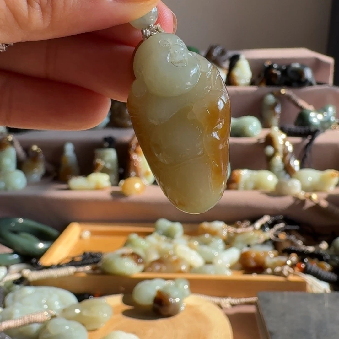 和田玉（糖玉）未镶嵌颈饰