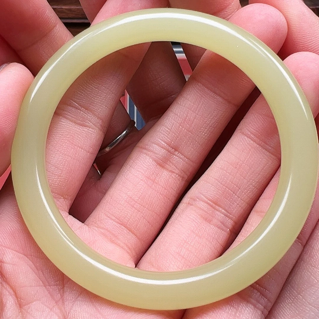 和田玉（黄玉）手镯未镶嵌一****玩