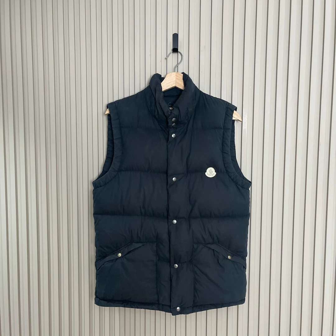 Moncler联名Visvim黑灰色徽标羽绒马甲/1码/98新/女14645