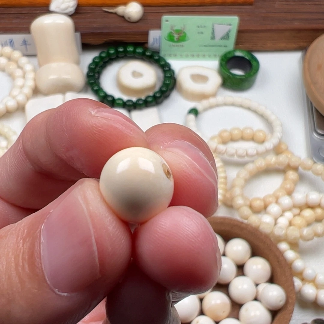 墨***漠白玉菩提吊坠胖胖臼齿！！！