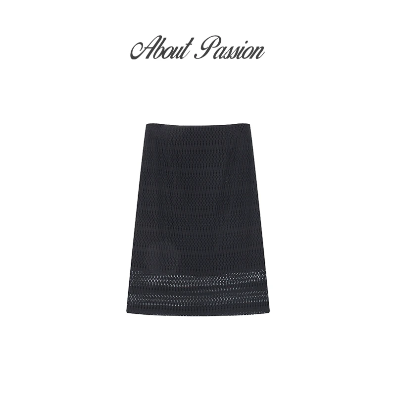 ABOUT PASSION · 双色钩花镂空蕾丝半身裙