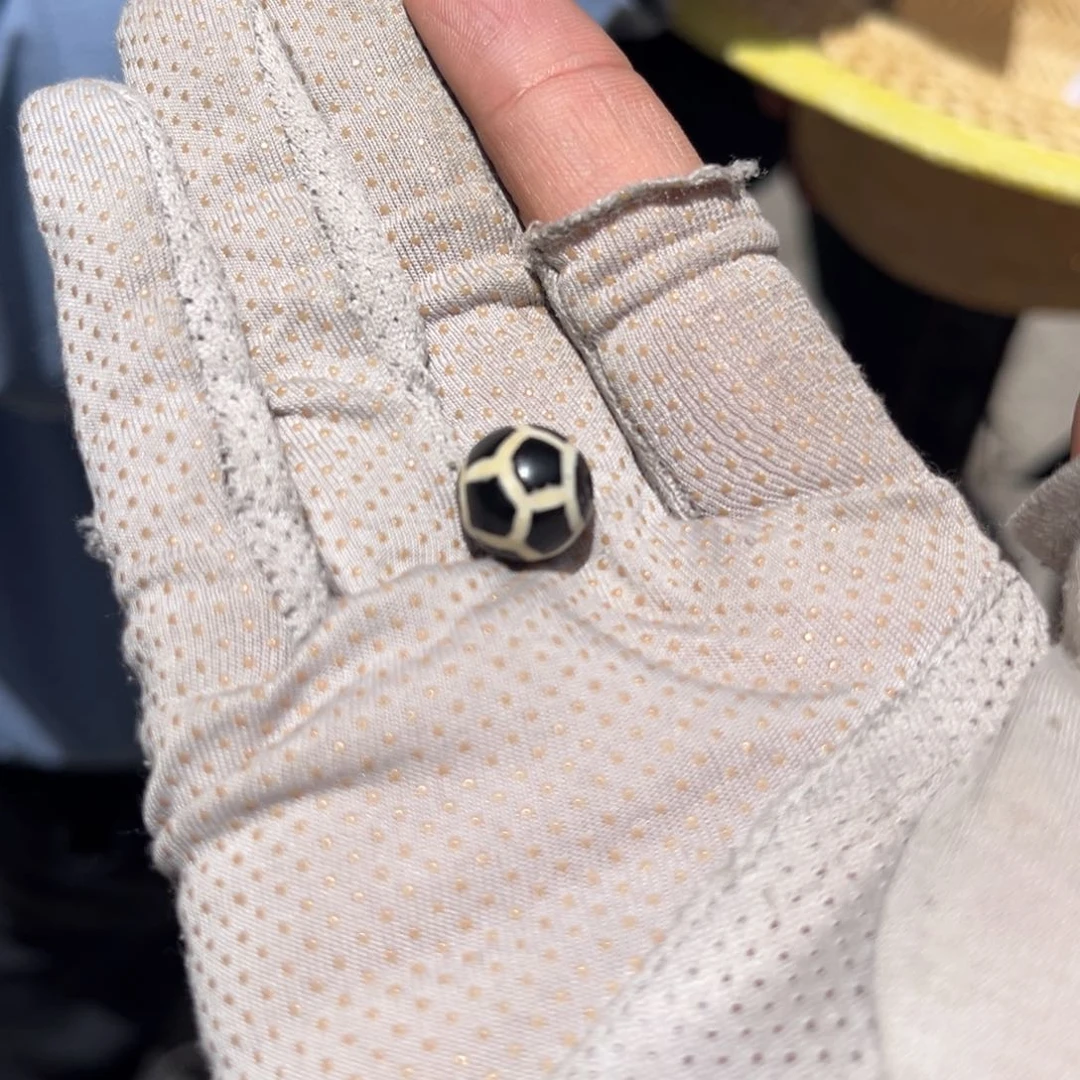 B***生玻璃颈饰精品配饰一颗