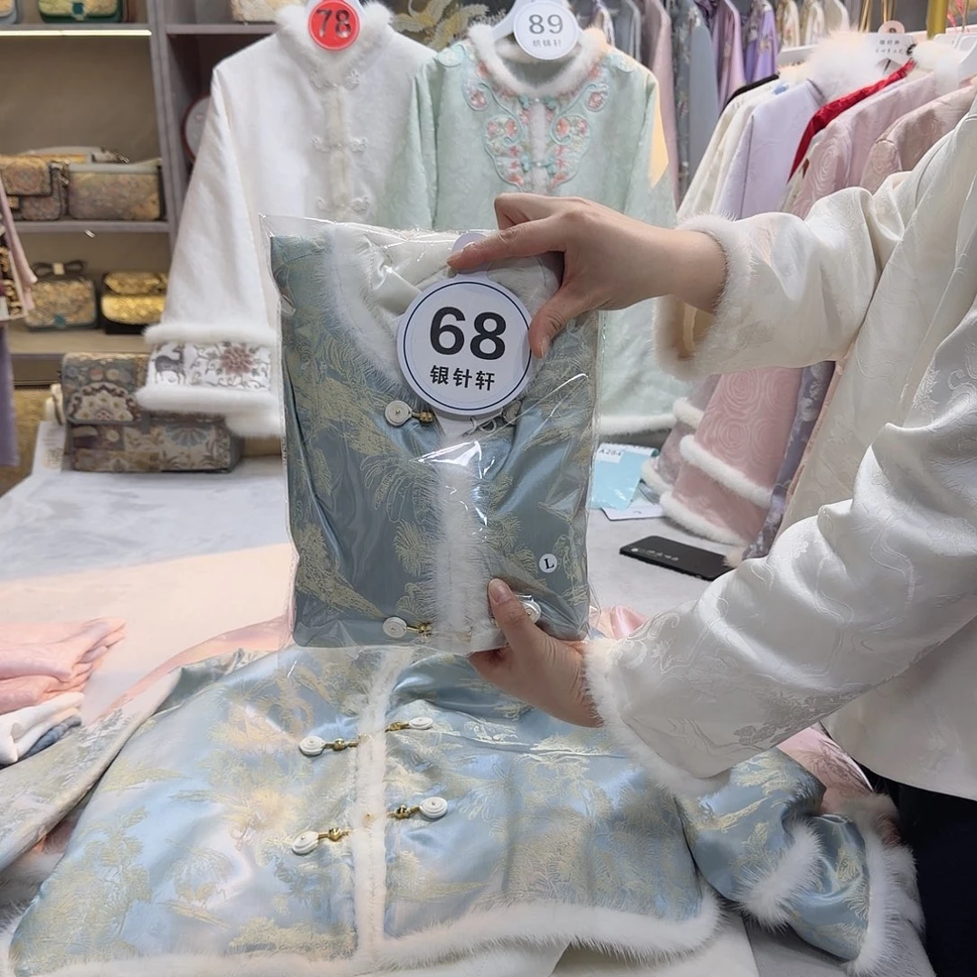 鸭***仔非遗传承人的精神风貌和