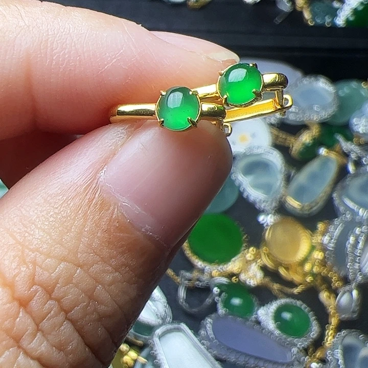 翡翠18K金镶嵌耳饰