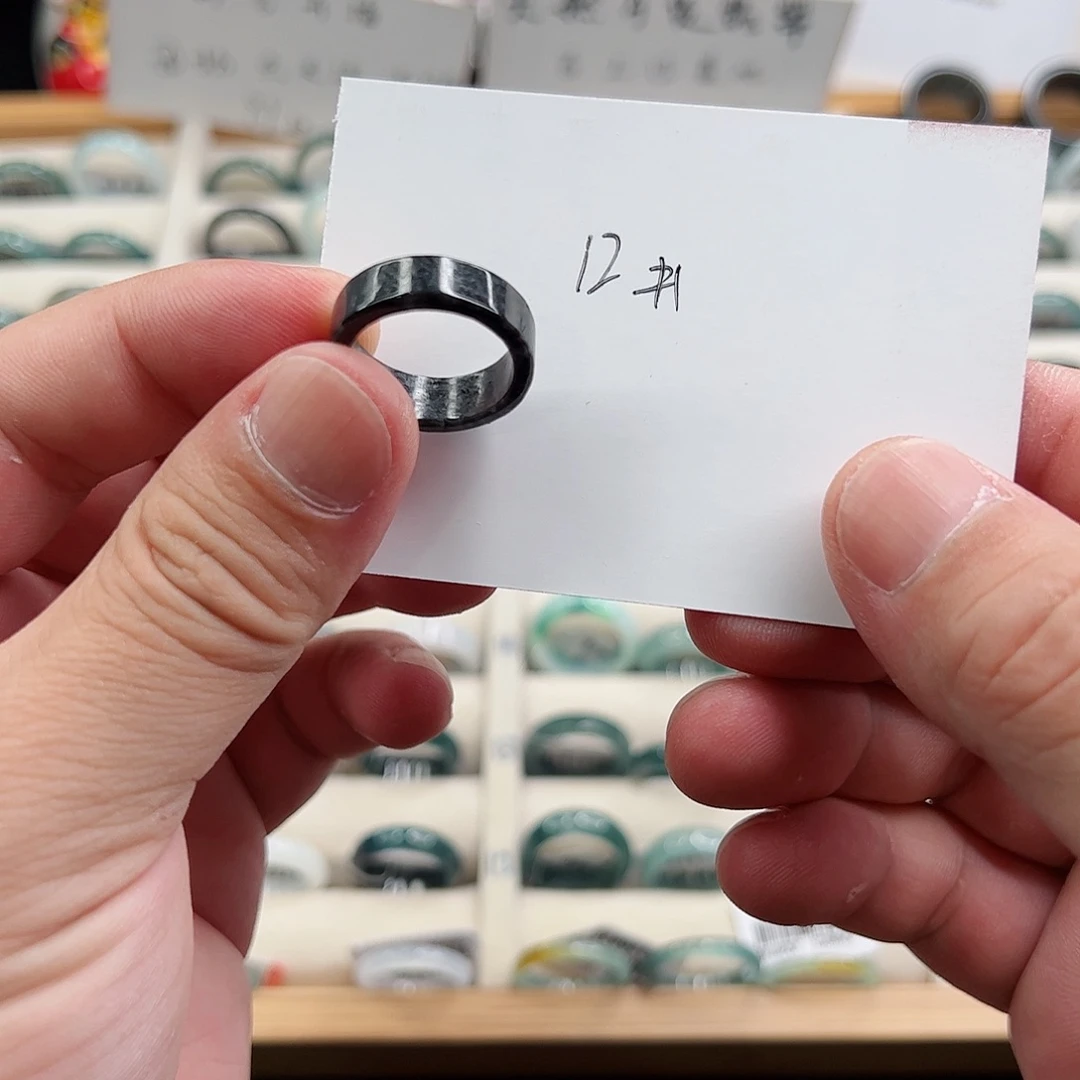 翡翠戒指未镶嵌翡翠