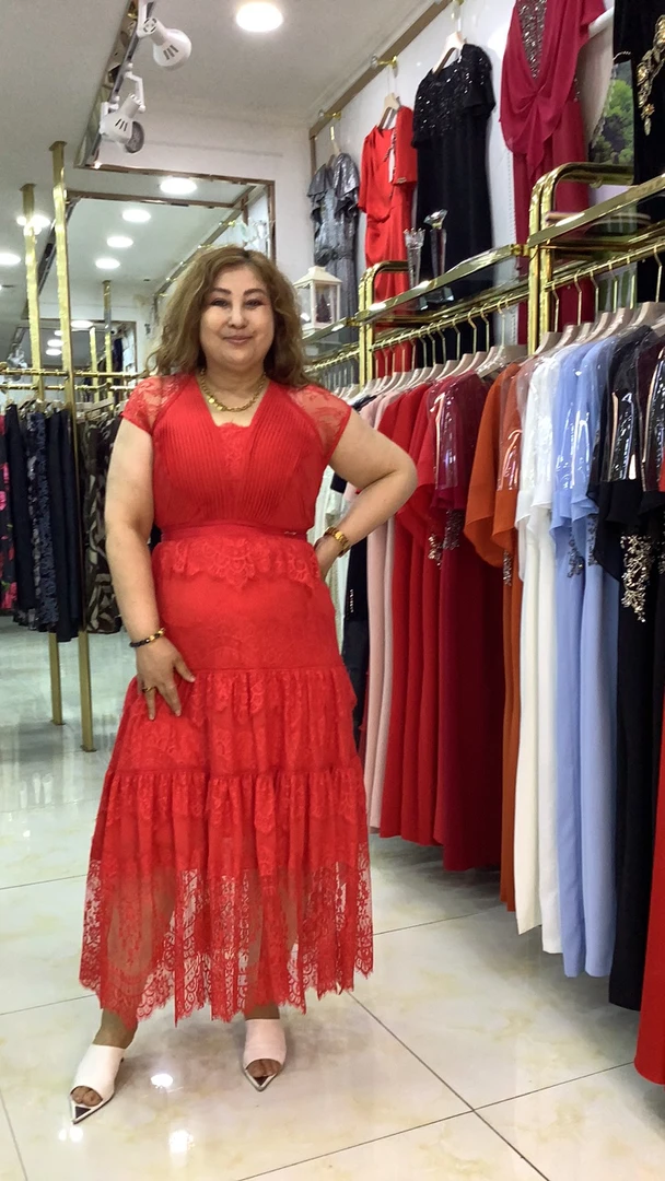 气质V领设计感显瘦蕾丝短袖夏季连衣裙精致女装