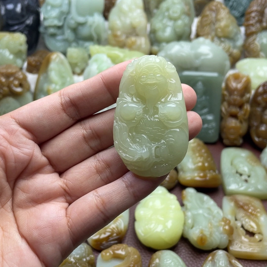 颈饰未镶嵌和田玉