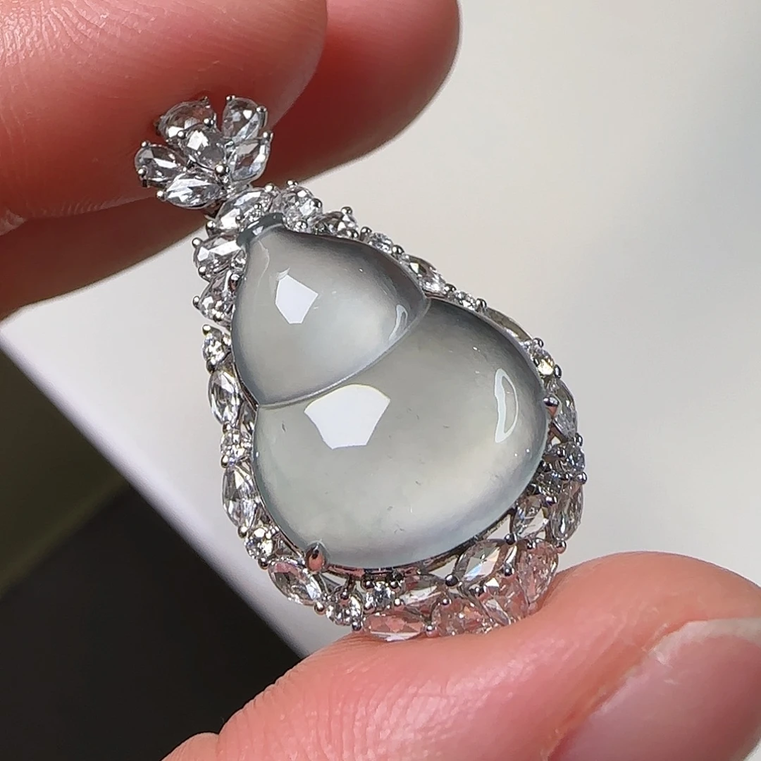 翡翠18K金镶嵌颈饰天然翡翠